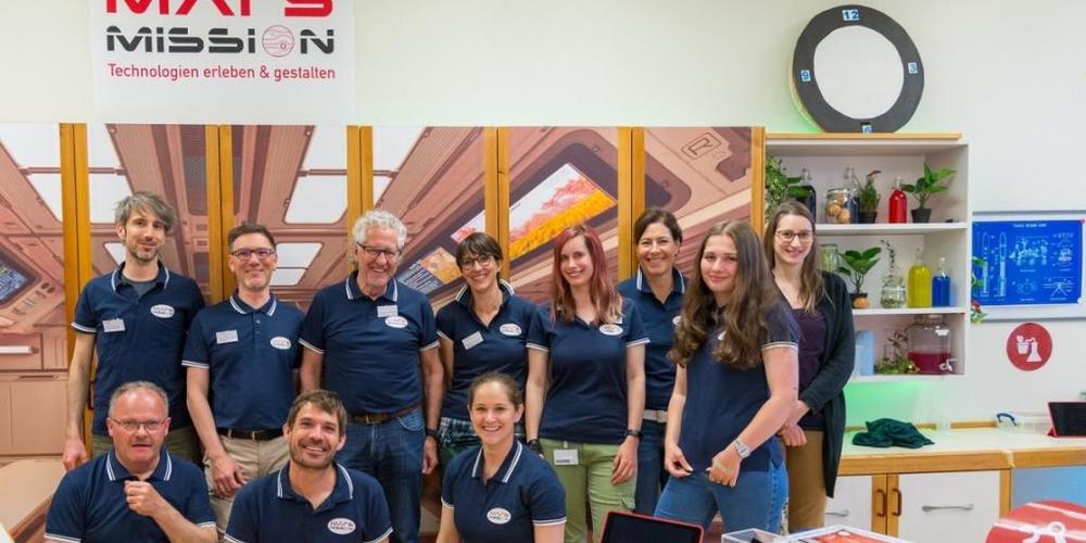 Dieses Team des RDZ Gossau ist auf "Mars Mission". Mit dem neuen Lernarrangement soll bei den Schülerinnen und Schülern die Freude am Experimentieren mit neuen Technologien gefördert werden.