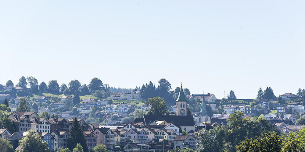 Die Kantone Appenzell Ausserrhoden und Innerrhoden, die Gemeinde Herisau (im Bild) und die Stadt Gossau fordern einen konkreten Plan für einen A1-Autobahnzubringer. (Archivbild)