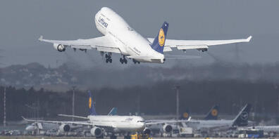 Die Swiss-Mutter Lufthansa könnte früher als geplant die Corona-Flaute vollständig überwunden haben. Das Angebot könnte das Vorkrisen-Niveau schon vor 2025 erreichen, sagte Konzernchef Carsten Spohr. (Archivbild)