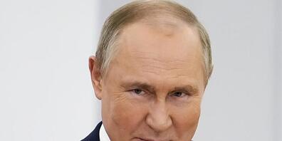 ARCHIV - In seiner Rede bei der Militärparade auf dem Roten Platz in Moskau warnt Russlands Staatschef Wladimir Putin vor einem neuen Weltkrieg. Foto: Alexander Zemlianichenko/AP/dpa