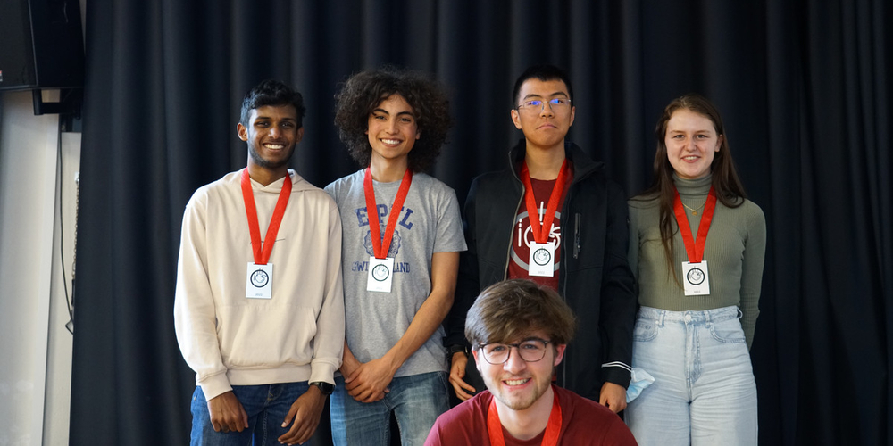 Von links nach rechts: Piranavan Subaharan (SH), Silvan Zumbrunn (BE), Si Tou Yuan (VD), Cameo Hochstrasser (AG) und Olivia Parisi (SG).