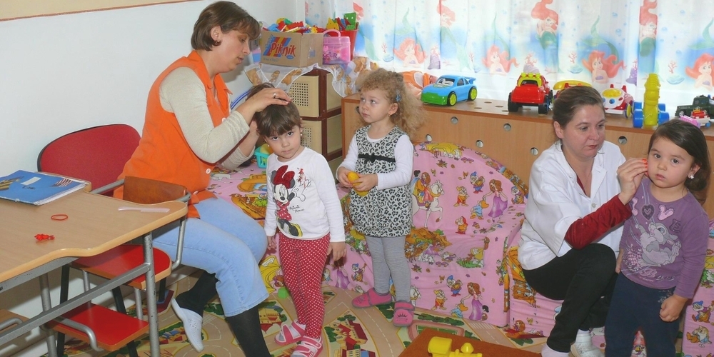 Die Kosten familien- und schulergänzender Kinderbetreuung für Eltern sollen gesenkt werden. (Themenbild)