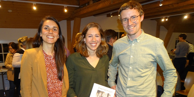 Haben das Buch «Zweiheimisch» realisiert: (v. l.) Verlegerin Rachele De Caro sowie das Autorenduo Rahel Lüönd und Daniel Schriber.