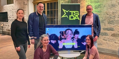 Die Jury des TSDA vor dem Film des Siegerteams «Breakdown» der Sekundarschule Thomas Bornhauser aus Weinfelden.