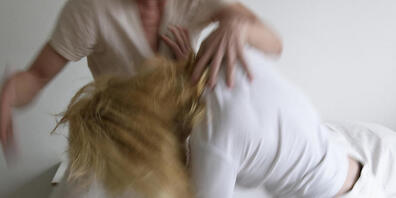 Die Fälle häuslicher Gewalt gingen in Graubünden letztes Jahr um 15 Prozent zurück. (Symbolbild)