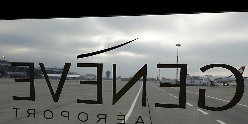 Der Flughafen Genf hat sich 2021 etwas vom Corona-Einbruch erholt. Im Vergleich mit dem Vorkrisen-Jahr 2019 war der Umsatz aber immer noch fast 60 Prozent tiefer. (Archivbild)