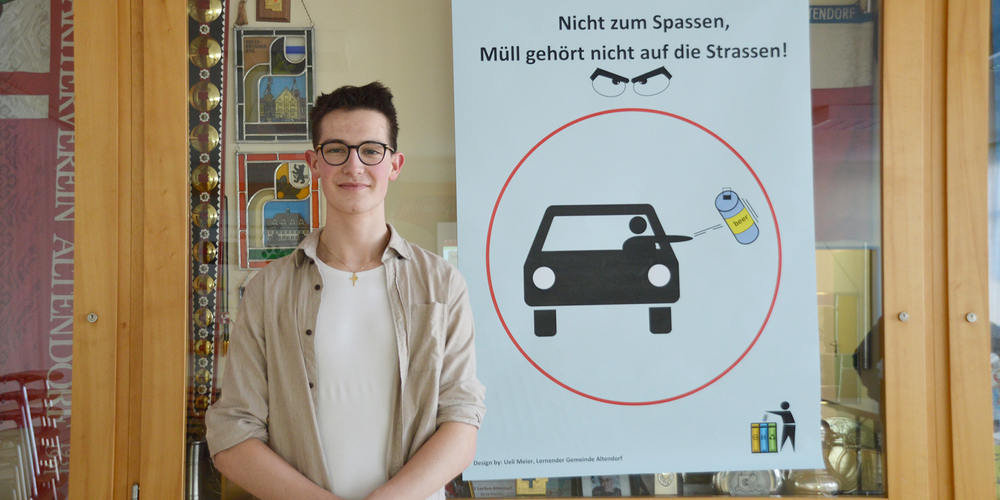 Ueli Meier ist Lehrling in der Gemeindeverwaltung Altendorf und macht dort mit einer Anti-Littering-Aktion auf sich aufmerksam.