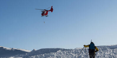 Beim Skitourenfahren, Variantenfahrten und Schneeschuhlaufen kamen mehr Menschen in eine Notlage, als je zuvor. (Archivbild)