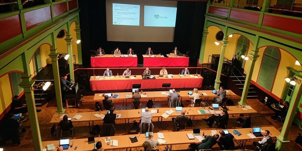 Blick ins Wiler Stadtparlament am 31. März 2022.