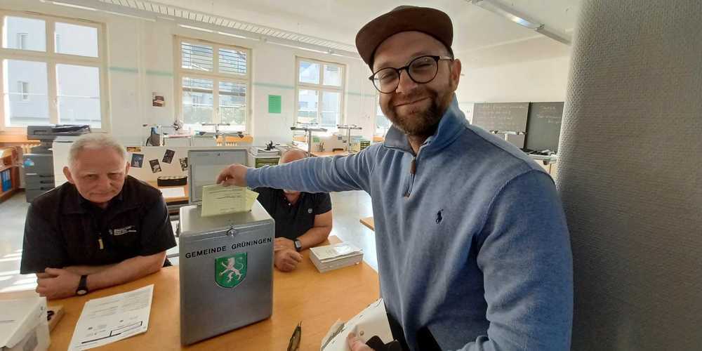 Florian Fischer wählte und wurde selber als neuer Gemeinderat gewählt.