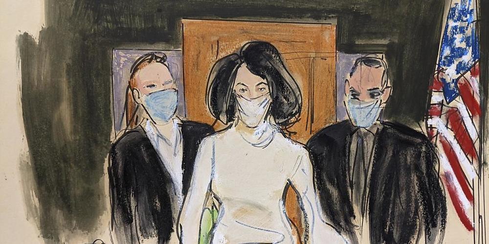 ARCHIV - Die Gerichtszeichnung zeigt Ghislaine Maxwell beim Betreten des Gerichtssaals in Begleitung von US-Marshalls zu Beginn ihres Prozesses. Foto: Elizabeth Williams/AP/dpa - ACHTUNG: Nur zur redaktionellen Verwendung und nur mit vollständiger...