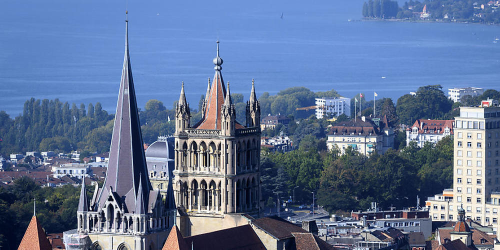 Lausanne ist in einem Ranking der Umweltschutzorganisation WWF unter sieben Bewerbern als umweltfreundlichste Stadt der Schweiz auserkoren worden. Die Stadt siegte etwa wegen besonderen Baumpflanz-Aktionen. (Archivbild)