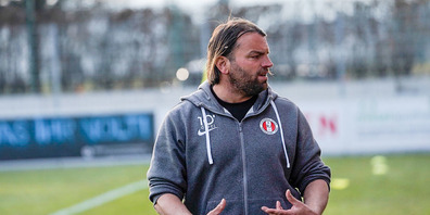 FCRJ Trainer Heris Stefanachi muss seinen Platz räumen. Wer Nachfolger wird, ist noch nicht bestimmt.