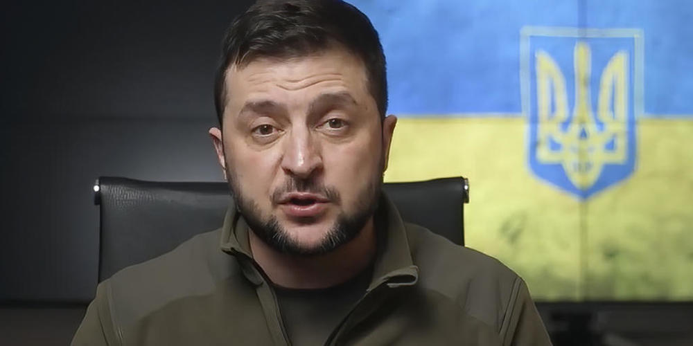 In diesem Bild aus einem Video, das vom Pressebüro des ukrainischen Präsidenten zur Verfügung gestellt wurde, spricht Wolodymyr Selenskyj, Präsident der Ukraine, in Kiew. Foto: Uncredited/Ukrainian Presidential Press Office/dpa - ACHTUNG: Nur zur ...