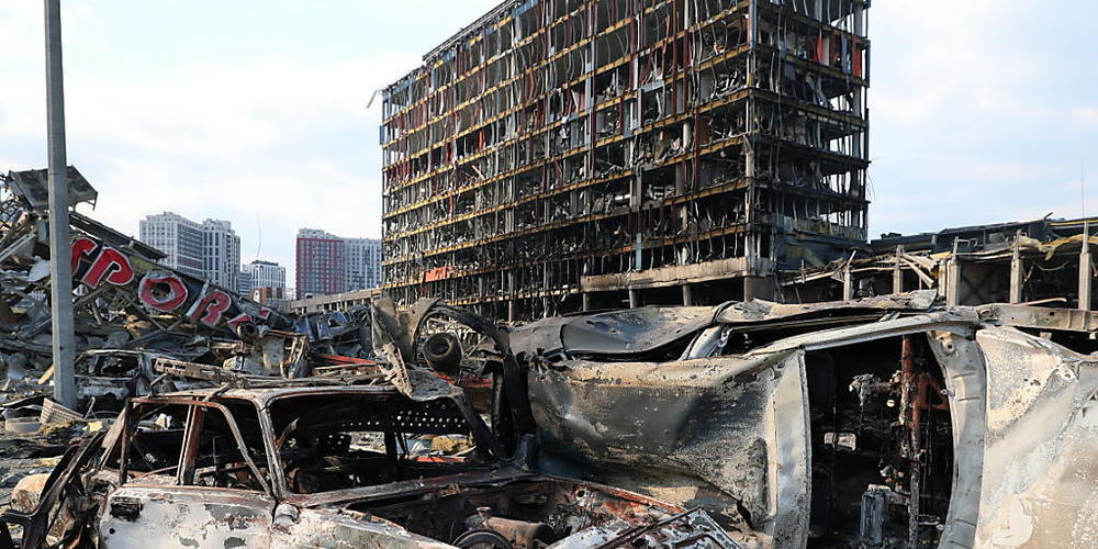 Aussenbezirk von Kiew nach einem russischen Raketenangriff. (Archivbild vom 24. März)