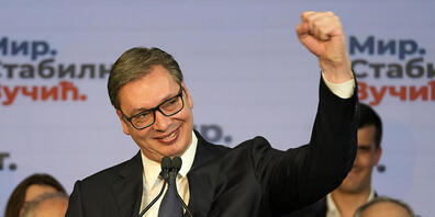 Der serbische Präsident und Präsidentschaftskandidat Aleksandar Vucic spricht während einer Pressekonferenz. Die Auszählung fast aller Stimmzettel der Präsidenten- und Parlamentswahlen vom Sonntag ergab am Montag, dass Vucic weiterhin Staatspräsid...