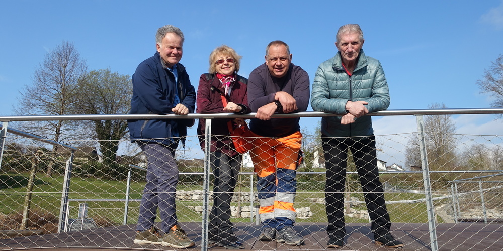Das Baditeam (v.l. Markus Knaus, Tania Mosimann, Markus Deuber, Rastislav Sagath) steht zur Badieröffnung am 8. Mai bereit.