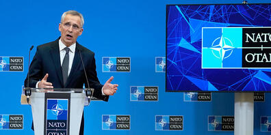 Nato-Generalsekretär Jens Stoltenberg spricht bei einer Pressekonferenz vor dem Außenministertreffen im Nato-Hauptquartier. Die Nato erwartet in den kommenden Wochen eine verstärkte russische Offensive im Osten und im Süden der Ukraine, sagte Stol...