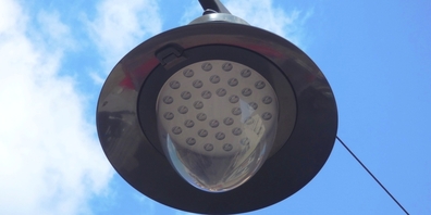 Laut der Gemeinde Kaltbrunn bewähren sich LED-Strassenleuchten bestens und sparen Strom. (Symbolbild)