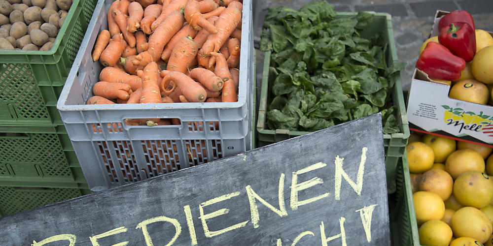 Foodsaver Jam mit geretteten Lebensmitteln in Basel: Der Bundesrat will mit einem Aktionsplan gegen die Verschwendung von Lebensmitteln vorgehen. (Archivbild)