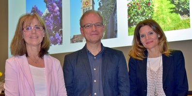 Kantonsrätin Brigitte Pool (l.) führte durch den Abend, Roger Scherrer (Pro Senectute Zürichsee-Linth) und Christine Schnyder (Spitex Linth) präsentierten ihre Angebote.