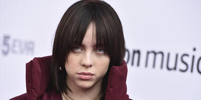 ARCHIV - Das Leid der ukrainischen Bevölkerung bewegt Menschen auf der ganzen Welt. Deshalb wollen morgen Mega-Stars wie Billie Eilish und Elton John ihre Fans auf Social Media Plattformen zu Spenden aufrufen. Foto: Jordan Strauss/Invision/AP/dpa
