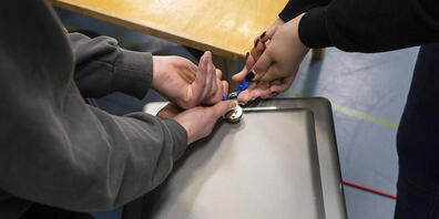 Bei der Abstimmung am 15. Mai geht es um drei Vorlagen: Die Änderung des Filmgesetzes ("Lex Netflix") und des Transplantationsgesetzes sowie um die Übernahme der EU-Verordnung über die Europäische Grenz- und Küstenwache (Frontex). (Symbolbild)