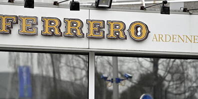 Die Ferrero-Fabrik in Arlon. Aufgrund von Salmonellen-Fällen in mehreren Ländern muss der Süßwarenhersteller Ferrero die Produktion in einer Fabrik in Belgien vorerst stoppen. Foto: Eric Lalmand/BELGA/dpa