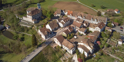 Derzeit beschäftigt sich die Gemeinde Grüningen mit der Frage, wie das Stedtli nach der Umfahrung belebt werden kann. (Archivbild)