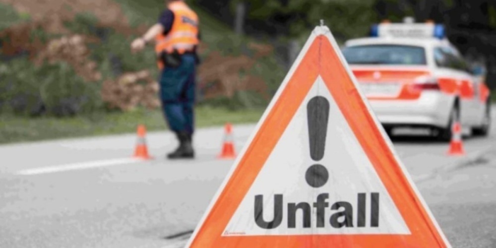In Amden stürzte ein Motorradfahrer und verletzte sich dabei unbestimmt. (Symbolbild)