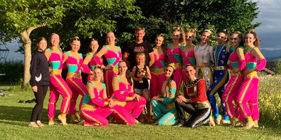  Die Tänzerinnen und Trainer waren mit voller Vorfreude auf das Turnier eingestimmt.