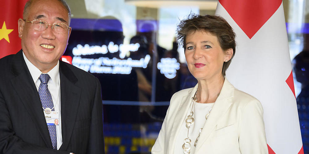 Über das Klima wird noch gesprochen: Umweltministerin Simonetta Sommaruga mit dem chinesischen Klimaverantwortlichen Xie Zhenhua am WEF in Davos. (Archivbild)