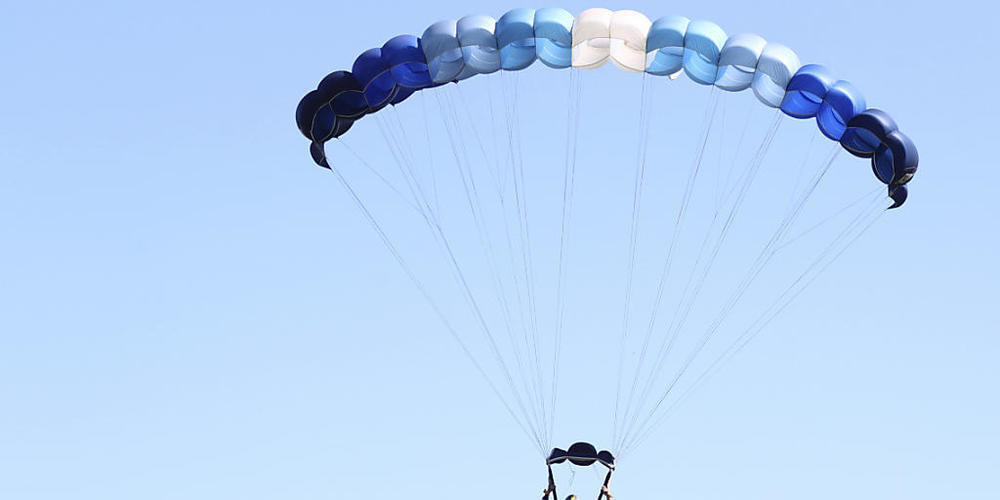 «Das war wunderbar schön dort oben», erklärte Rut Larsson nach ihrem Rekord-Sprung. Foto: Jeppe Gustafsson/TT News Agency/AP/dpa - ACHTUNG: Nur zur redaktionellen Verwendung und nur mit vollständiger Nennung des vorstehenden Credits