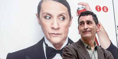 ARCHIV - Juan Mayorga, spanischer Dramatiker, nimmt an der Vorstellung seines Monologs «Silencio» in Madrid teil. Mayorga erhält dieses Jahr den angesehenen spanischen Prinzessin-von-Asturien-Preis in der Sparte Literatur. Foto: Ricardo Rubio/Euro...