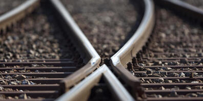 Die Weichen sind neu gestellt: Die SBB übernehmen die S-Bahn-Strecke Schaffhausen-Singen von der Deutschen Bahn. (Symbolbild)