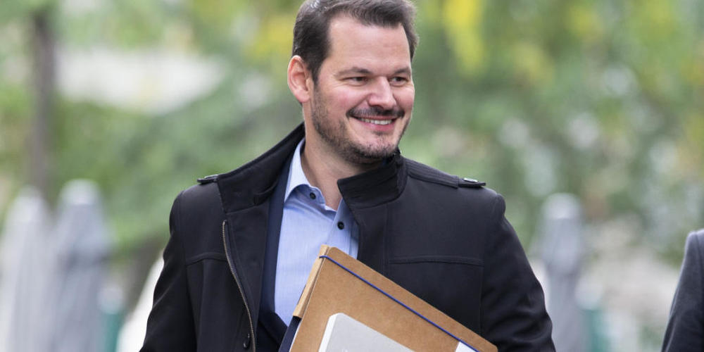 Pierre Maudet hat beschlossen, seine Rente als Ex-Staatsrat zu beziehen, um sie seiner Stiftung zugute kommen zu lassen.(Archivbild)