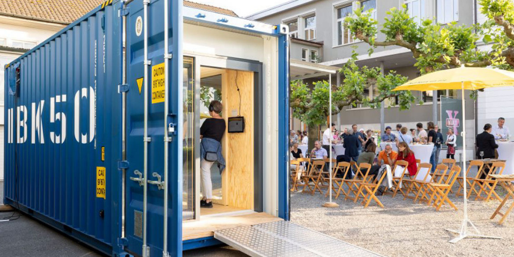 Der IBK-Schiffscontainer beim Eröffnungsanlass in Kreuzlingen Ende Mai