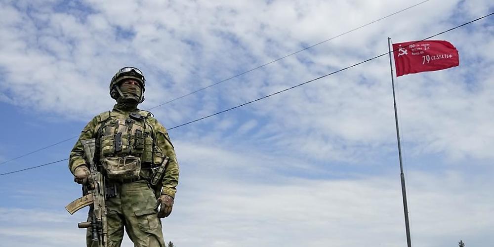 Ein russischer Soldat Mitte Mai im besetzten Gebiet Cherson in der Südukraine. Foto: Uncredited/AP/dpa