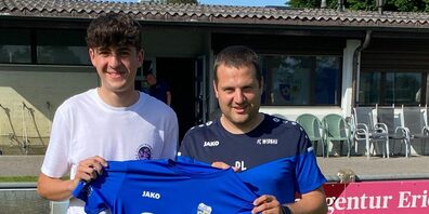 Timon Cabezas (links) schnürt in der kommenden Saison die Stiefel für den Rheintaler Fussball-Klassenprimus FC Widnau. Neben ihm Co-Trainer Daniel Lüchinger. 