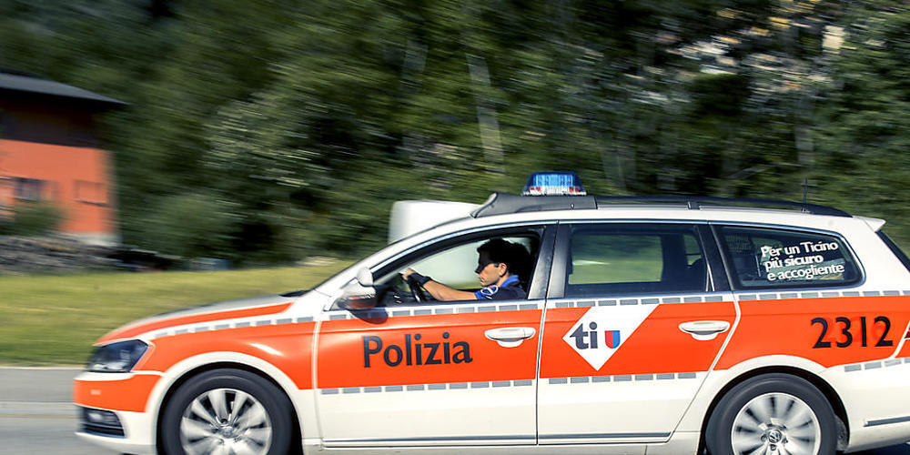 Am Dienstagabend ist ein Mann im Verzascatal TI tödlich verunglückt. Die Kantonspolizei Tessin klärt ab, wie es zum Unfall kam und wer der Verunglückte ist. (Archivbild)