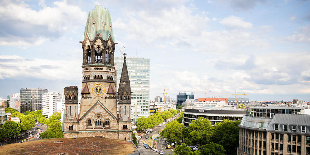 Die Kaiser-Wilhelm-Gedächtnis-Kirche ist vor einer Gedenk-Andacht zu sehen. Foto: Christoph Soeder/dpa