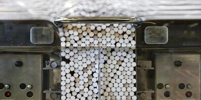 Zigaretten in einer Produktionsanlage von British American Tobacco in der Schweiz (Archivbild).