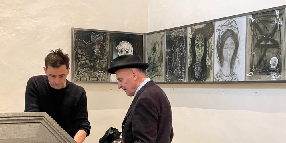 Düster ist Naegelis Kunst, welche auf der Ufnau gezeigt wird. 