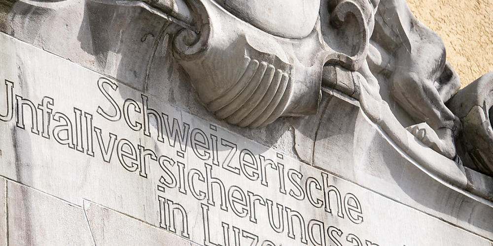 Dank guter Entwicklung an den Finanzmärkten sollen die Versicherten von Prämiensenkungen profitieren. (Symbolbild)