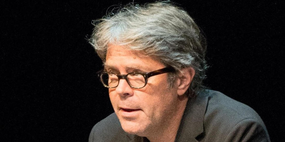 ARCHIV - Der US-Autor Jonathan Franzen liest im Schauspielhaus aus seinem Buch «Unschuld». Franzen glaubt nicht mehr daran, dass der Klimawandel gestoppt werden kann. Foto: Alexander Heinl/dpa
