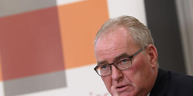 "Enorm bedrohliche Aussicht für Unternehmen": Economiesuisse-Präsident Christoph Mäder. (Archivbild)