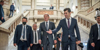 Der bulgarische Ministerpräsident Kiril Petkow zusammen mit dem deutschen Bundeskanzler Olaf Scholz. Foto: Michael Kappeler/dpa