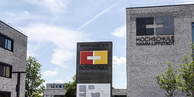 Nach dem Messerangriff an der Hochschule Hamm durch einen mutmaßlich psychisch kranken Mann ist eines der Opfer gestorben. Foto: Bernd Thissen/dpa