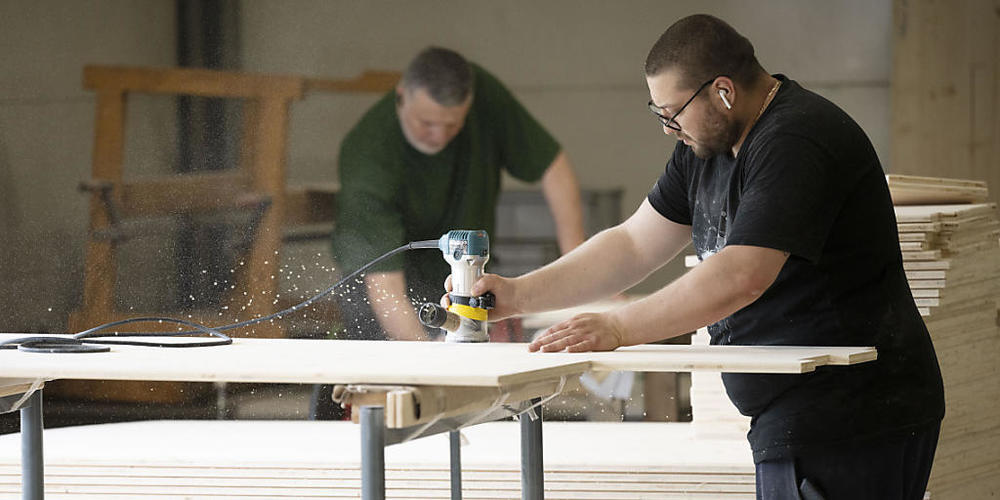 Wegen weniger Kurzarbeit wurde 2021 wieder mehr gearbeitet als im Vorjahr. (Archivbild)