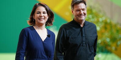 Die deutsche Aussenministerin Annalena Baerbock (links) sowie Wirtschaftsminister Robert Habeck haben sich laut eidgenössischem Departement für auswärtige Angelegenheiten (EDA) in Brüssel für eine schnelle Aufnahme von Verhandlungen mit der Schwei...